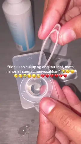yaampun gw nyerah sm mata minus, harus pake soflens minus kmn2 💔