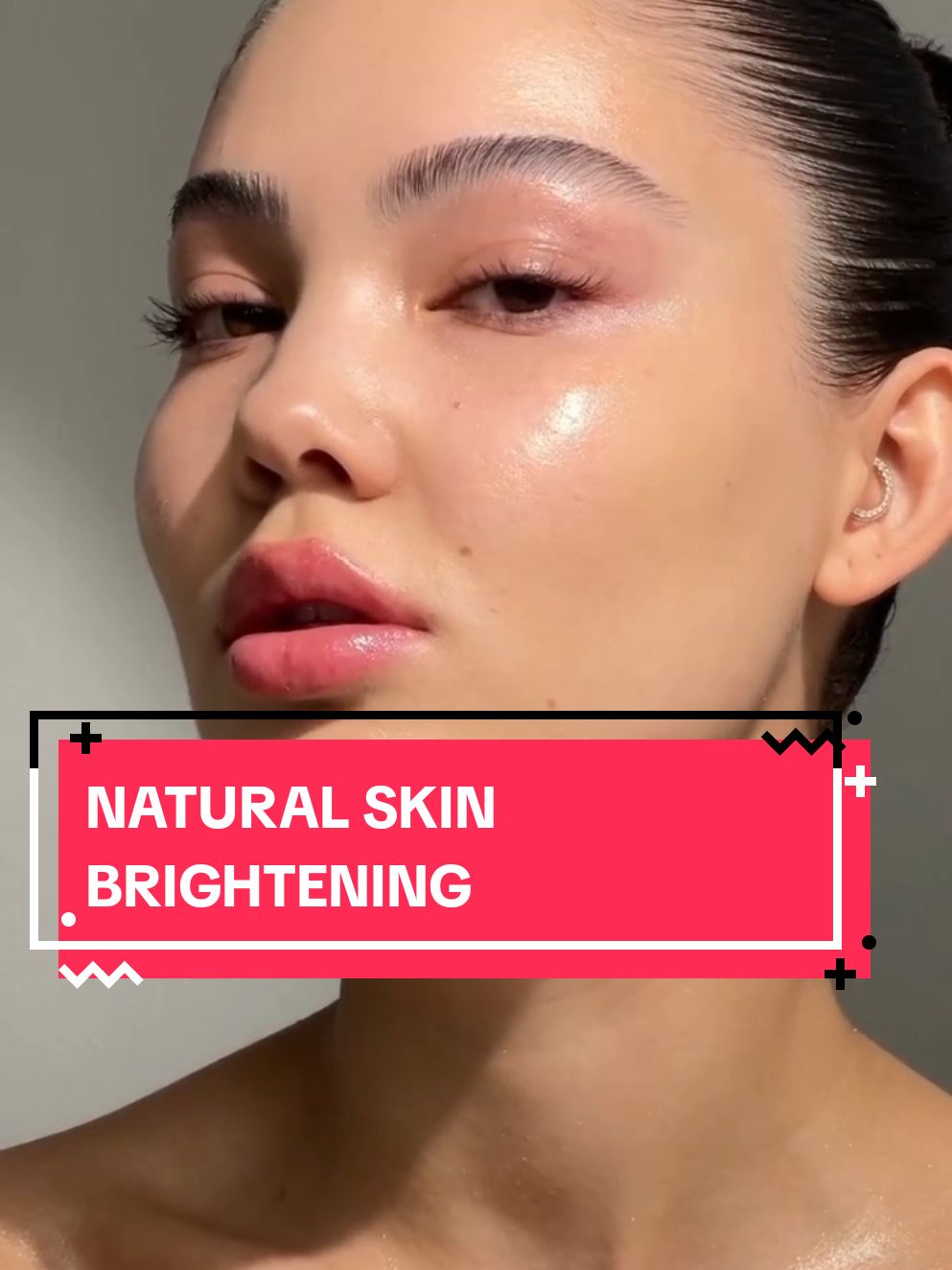 How to brighten your skin with natural products. how to brighten skin naturally. Coffee and turmeric mask to brighten skin naturally. #skincare #skinbrightning #naturalskinbrightening #naturalrecipes #naturalremedy 