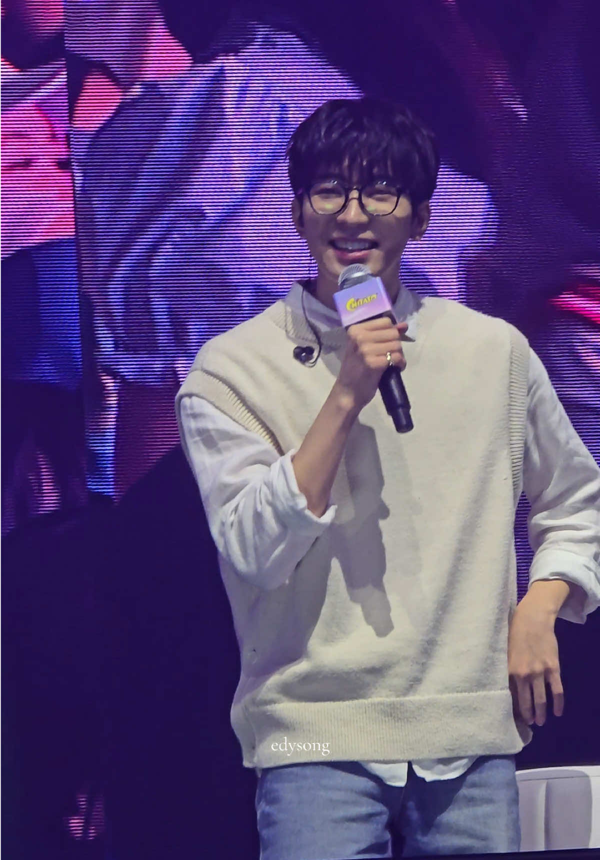 THAT DAMN SMILE🥹🥹 wonu full senyum dari awal sampe akhir, apa kamu gak kasian sama jantungku yg mau meledak ini?😭🫀💥 #wonwoo #jeonwonwoo #seventeen #원우 #wavehereon17dec #indomilkrighthere 