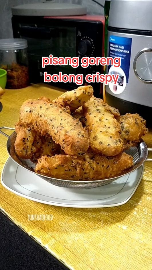 pisang goreng bolong crispy enak banget #masakanrumahan #foodviral #masak #masakanindonesia #vidioviral #fyp #menusederhana #caramasak #kulinerindonesia 