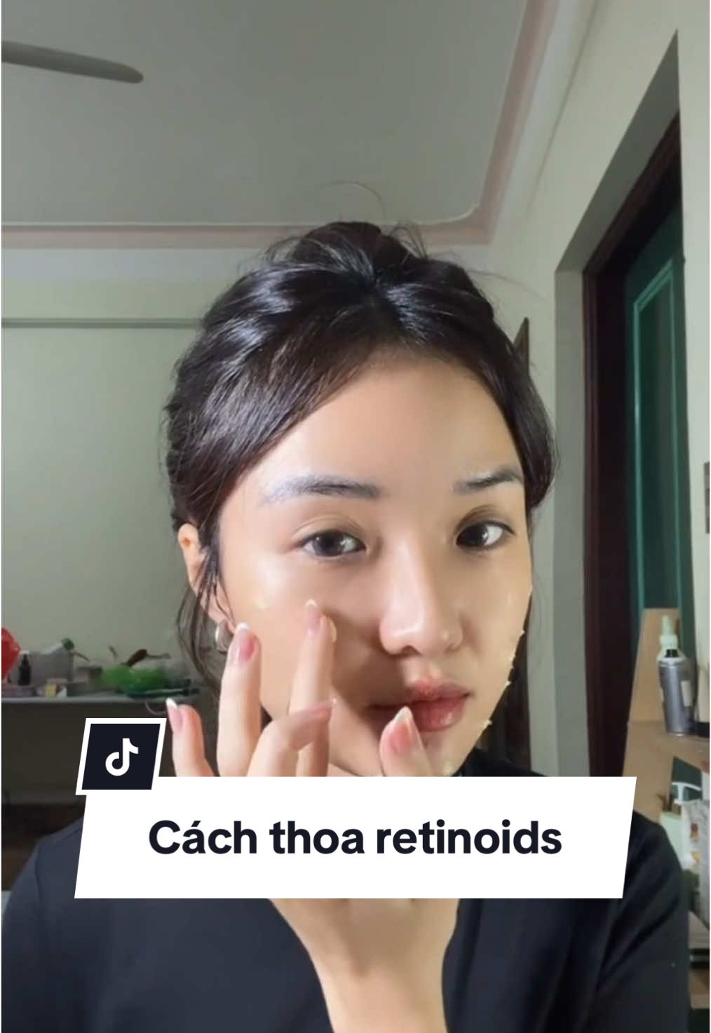 Thoa nhẹ nhàng như thế này thôi nhé #skincare #phuchoi #chaqme #retinoids #routine 