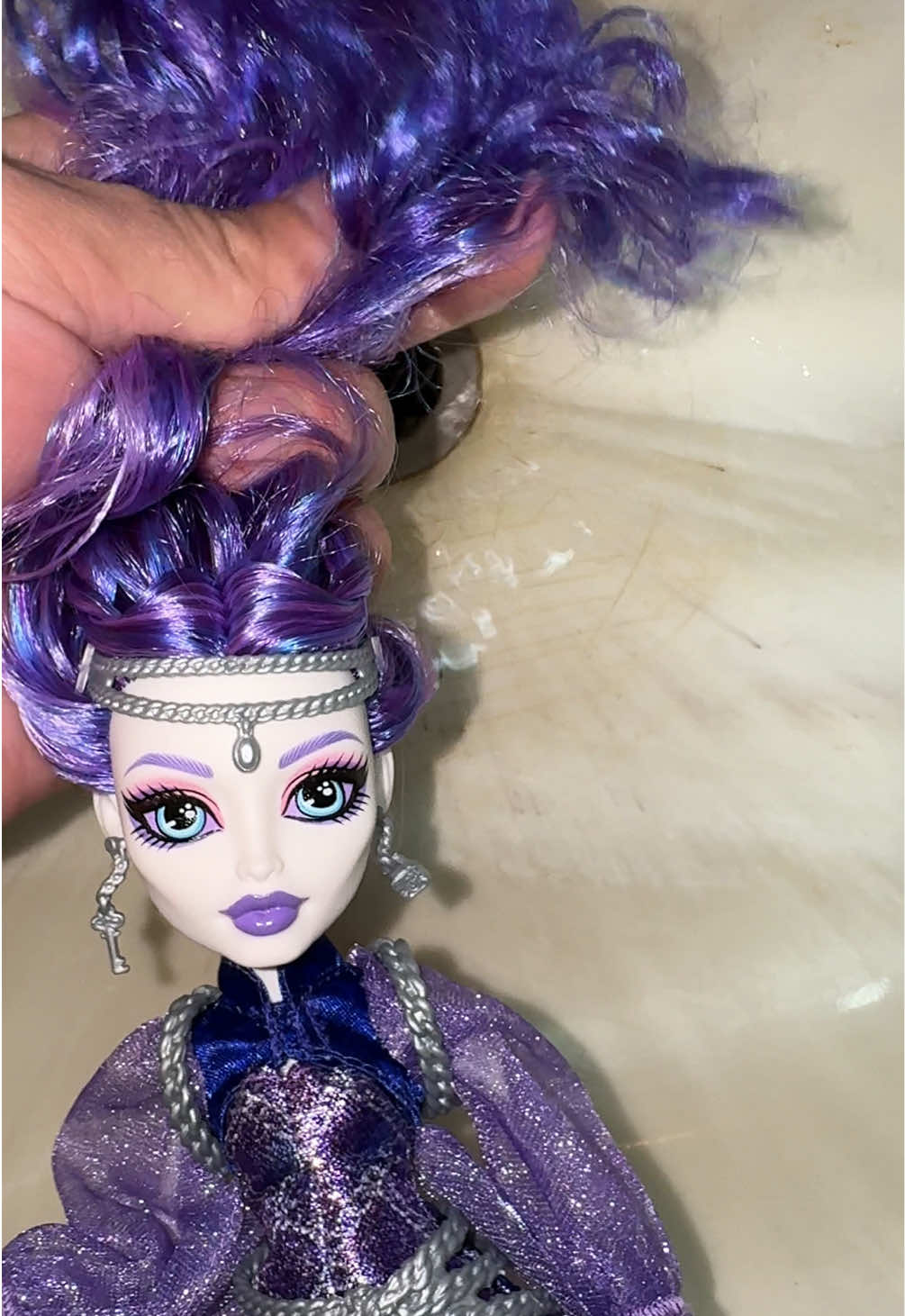 Monster high- spectra doll #monsterhigh #mattel #spectravondergeist  #spectra #skullector #cleo #shadowhigh #rainbowhigh #mga #doll #toy #bratz #tiktok #Viral #foryou #draculaura #lagoonablue #frankiestein #ghouliayelps #claudeenwolf #foryoupage #spotify #Vlog #fyp #tiktok #toryoupage #viralvideos #funnyvideos #duet #trending #Love #hairstyle #hair #Makeup #makeover ##reels #reestyle #aaliyah #tylorswift #beyonce #sabrinacarpenter #billieeilish #arianagrande #monsterhigh #hairwashday #dolls #hairstyle 