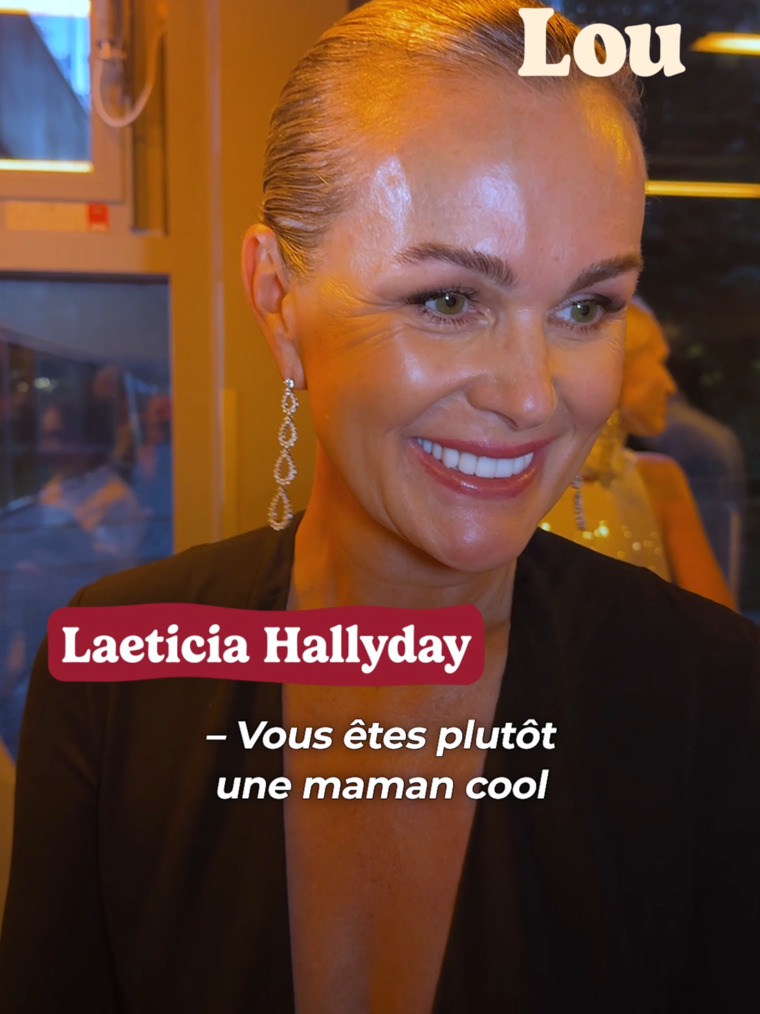 « C’est le plus beau métier du monde d’être maman ». À l’occasion du gala Heroes de l’Institut Imagine au profit de la recherche sur les maladies génétiques, Laeticia Hallyday nous a parlé de sa vie de maman. ❤️ #maman#declarationdamour#enfant#filles#pourtoi