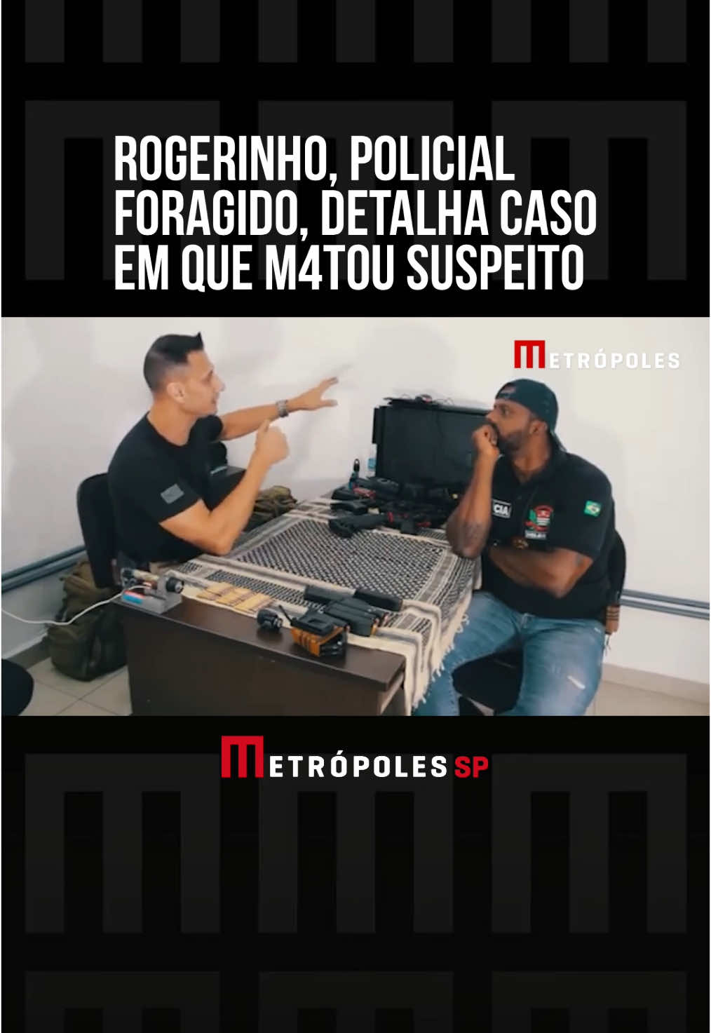 O investigador da #PolíciaCivil Rogério Almeida Felício, o Rogerinho, foragido desde terça-feira (17/12) por suspeita de ligação com o Primeiro Comando da Capital (PCC), deu detalhes, em entrevista ao Delegado da Cunha, sobre uma ocorrência em que m4tou um suspeito a t1ros. Assim como Da Cunha, que viria a ser afastado da Polícia Civil sob suspeita de abvso de autoridade e constrangimento ilegal, Rogerinho Punisher, como era conhecido, também era influenciador digital. Eles atuaram na Equipe de Intervenções Estratégicas da 8ª Seccional e gravaram vídeos juntos. Segundo Da Cunha, Rogerinho é um “amigo para a vida toda”. Na #entrevista que concedeu ao canal de Da Cunha, em 2021, o investigador disse que dirigia seu carro quando foi surpreendido por dois assaltantes em uma moto. Ele teria, então, efetuado dois disparos, que acertaram um dos ladrões, enquanto o outro fugiu. #Tiktoknotícias