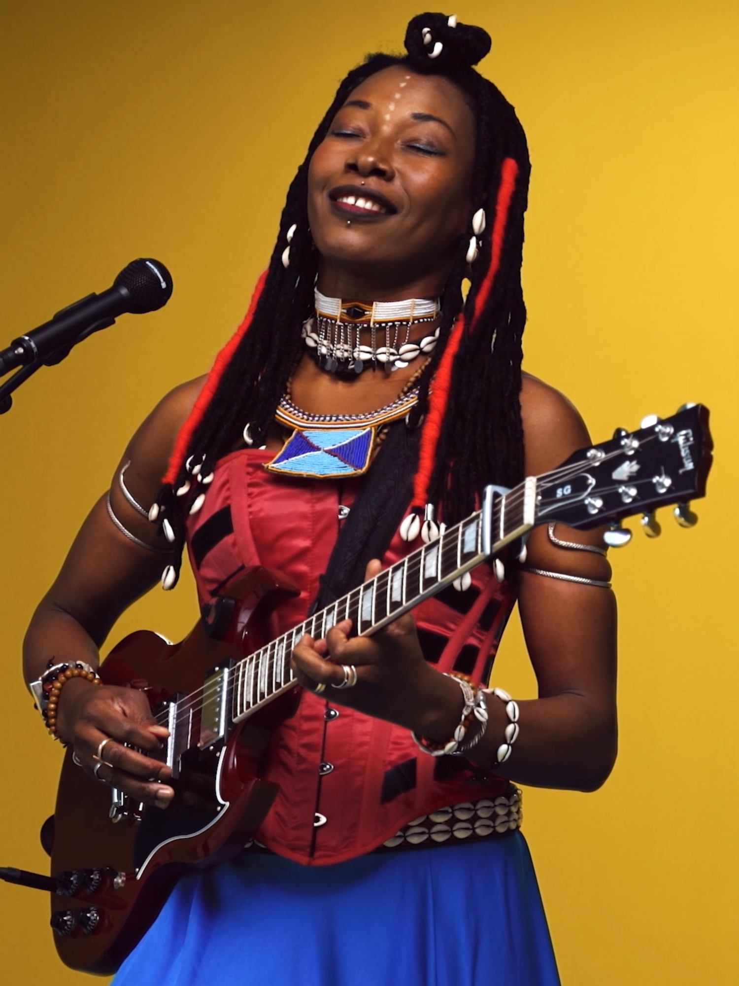 Fatoumata Diawara - Nterini | A COLORS MOMENT @_fatoumatadiawara_