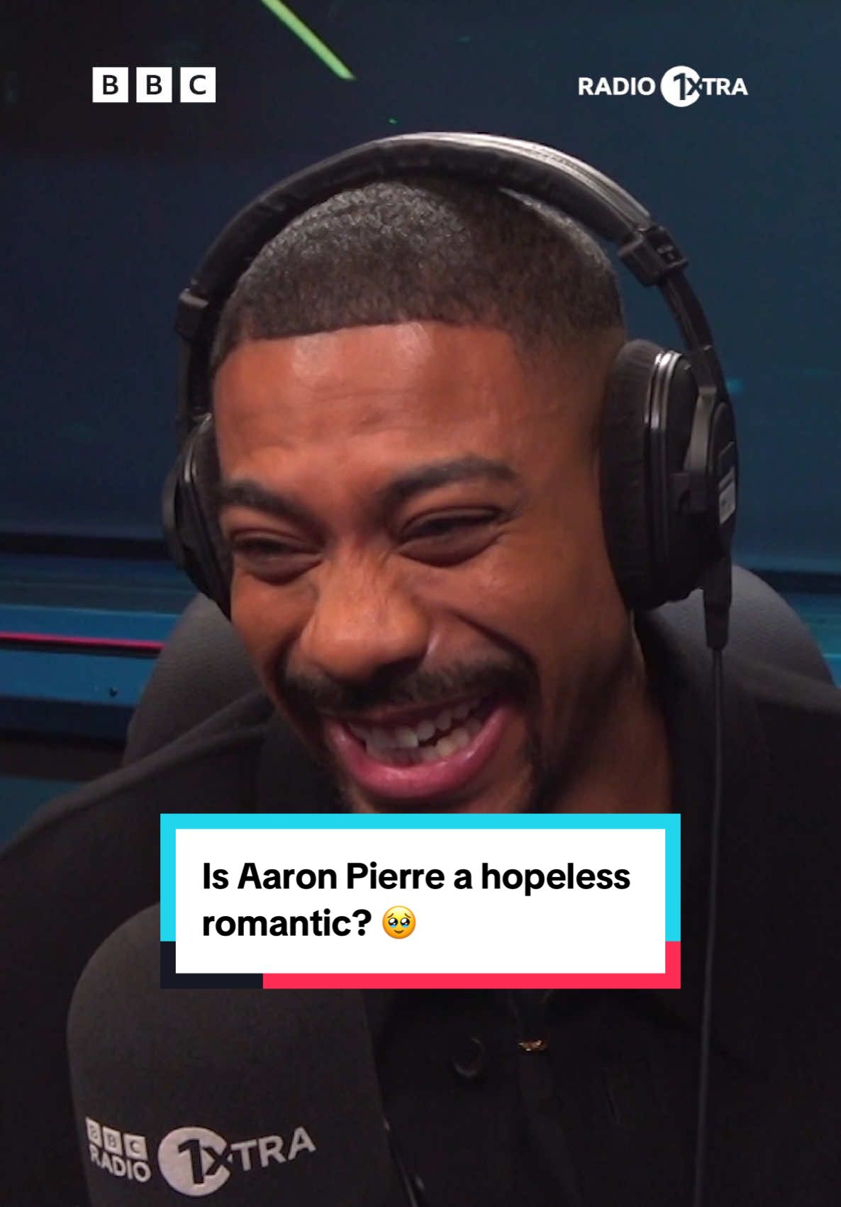 Is Aaron Pierre a hopeless romantic? 🥹 #lionking #actor #aaronpierre #romantic #Love 