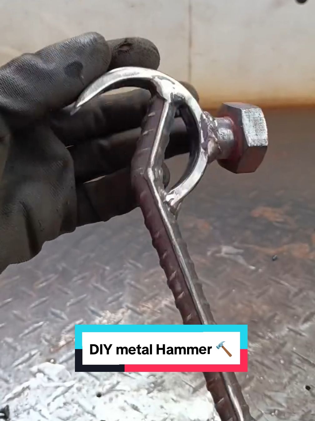 DIY hammer👨‍🏭 #pipes #technique #howtoweld #ideas #weldingtools #welding #weldingart #fyp #metalworking #weldingschool #weldingtiktok👨🏽‍🏭 #fabrication #DIY #metalwork 