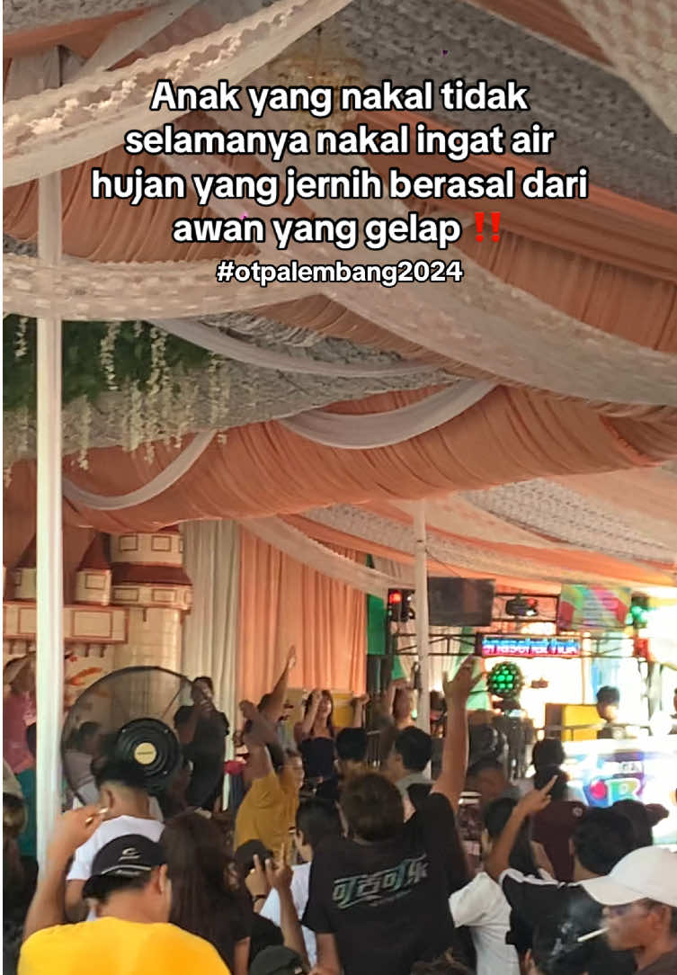 Lah lamo dak nntn ot 😀#otpalembang2024 #kencengkanti💃 #djmartinsbm #djremix2024 #djviral2024 #fdjdepibalqis #fdjgithacharamoy #palembang #fyp 