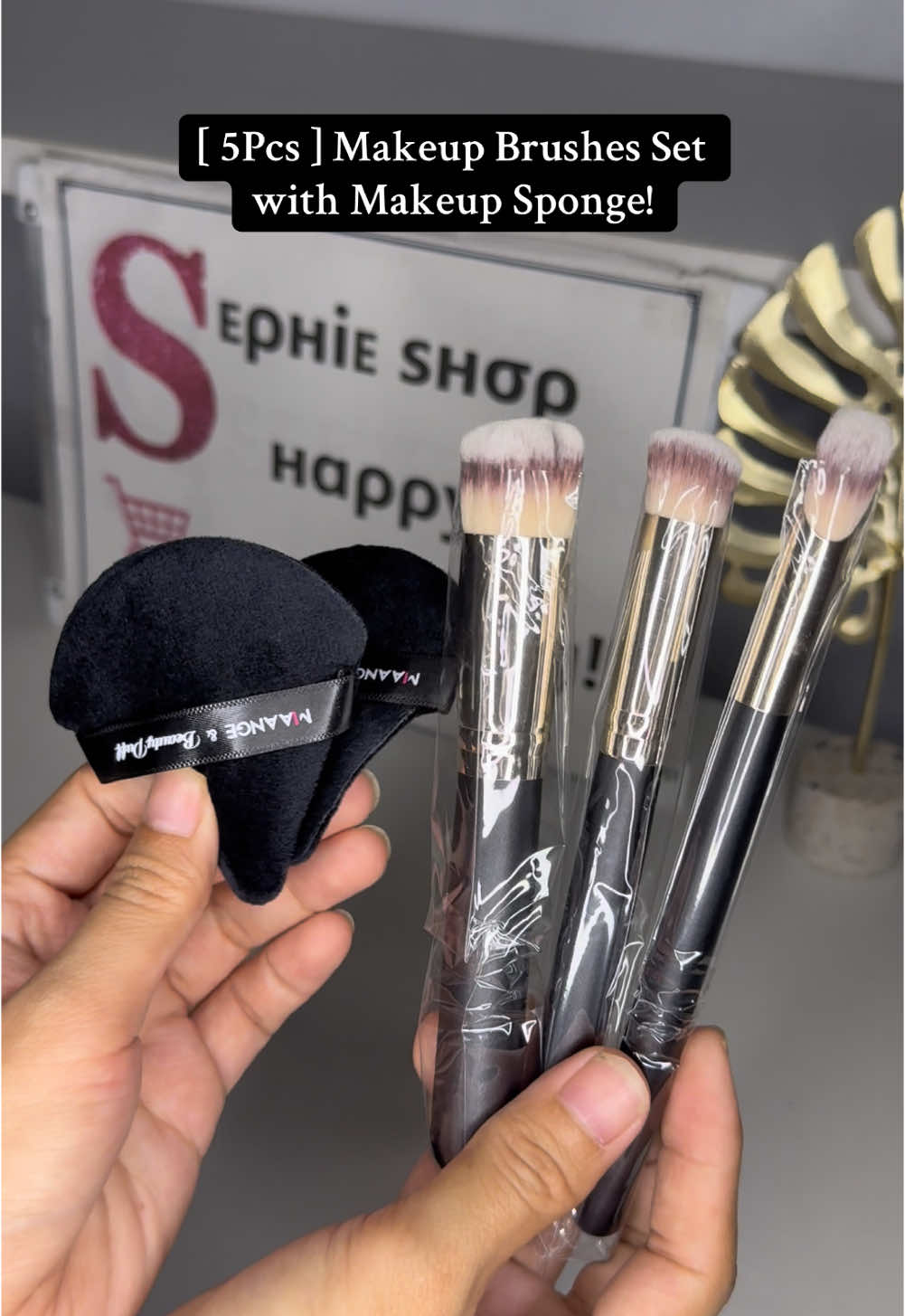 [ 5Pcs ] Makeup Brushes Set Flawless Classic Foundation Brush Concealer Brush With Makeup Sponge!   #makeupbrushes #makeupsponges #brushset #concealerbrush #foundationbrush 