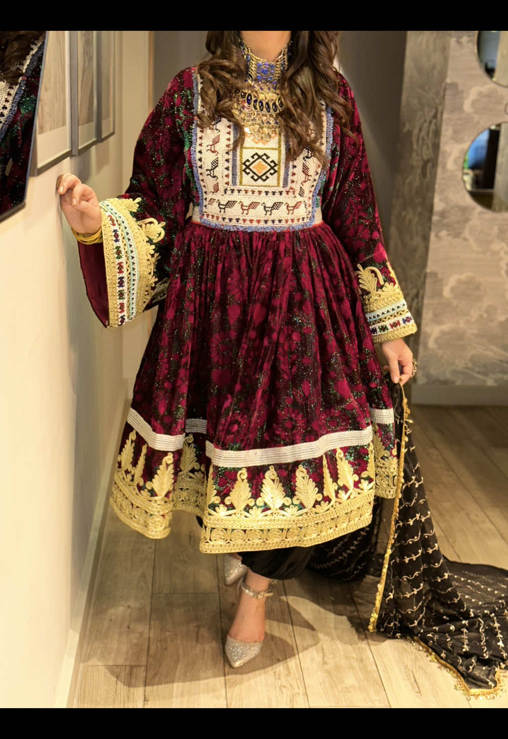 🍁🍁🍁 rona.designs RONA designs new collection! This beautiful dress is perfect for a henna night dress or even a formal party to wear! The embroidery on the beautiful Bakhmal fabric- complementing each other so well. For more inquiries or information- DM @rona.designs #afghan #afghanwedding #afghanculture #afghancouple #afghandress #afghanoutfit #afghanclothes #afghandresses #afghangirl #afghanhennanight #afghanbeauty #afghanbride #fy #typ #uk #smalbudiness #womenfashion#AfghanFashion#afghanidre ss#kandhar#Fashion#afghanculture#Style#p akhton#pashton#afghanattan#afghanqueen #afghanmusic#