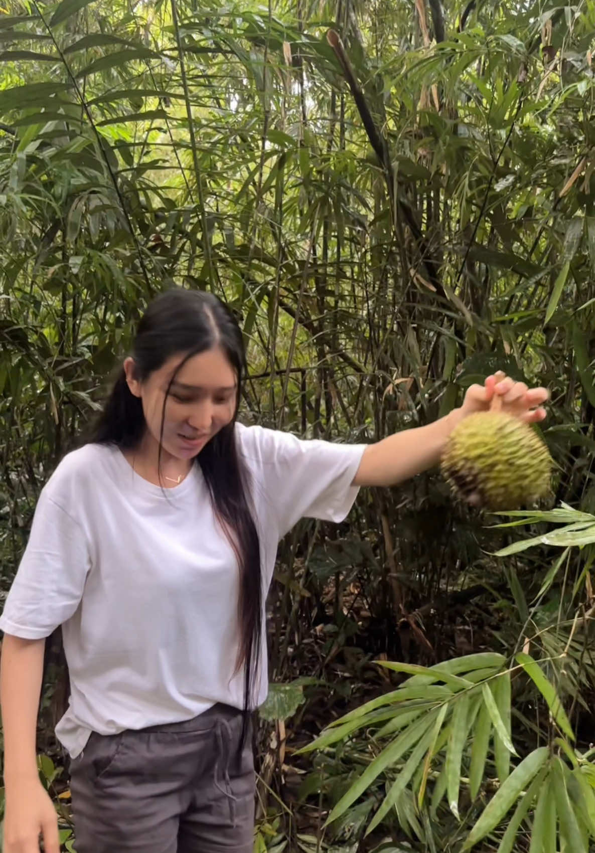 Nyandau durian di tengah hutan🤍