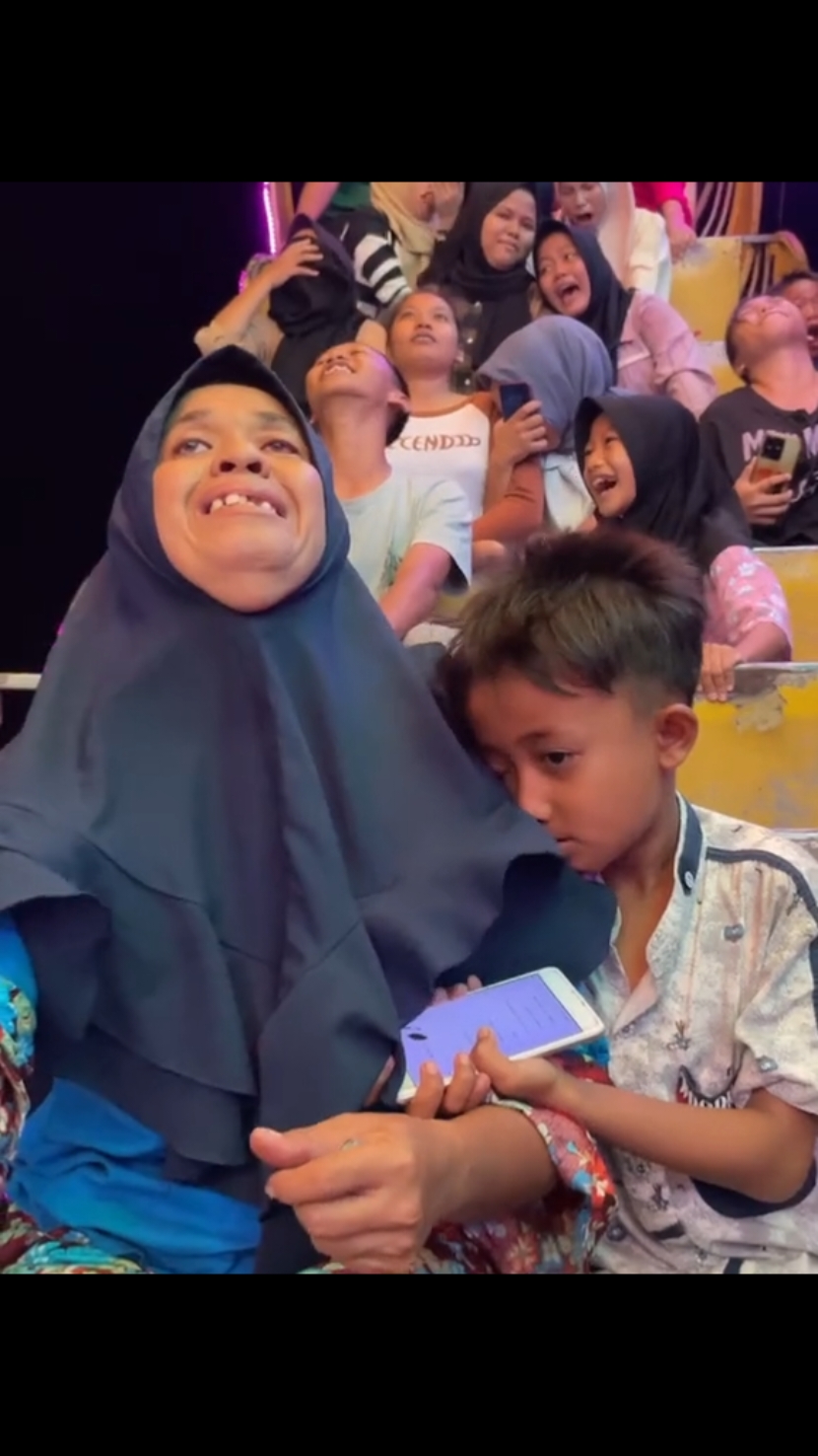 kalau ayah jadi cinta pertama anak perempuannya, kalau laki-laki jadi sepenuhnya milik ibunya... ##fyppppppppppppppppppppppp #ninafeast #tumbuhlebihbaik #ibudananak #ibuhebat #anaklakilaki 