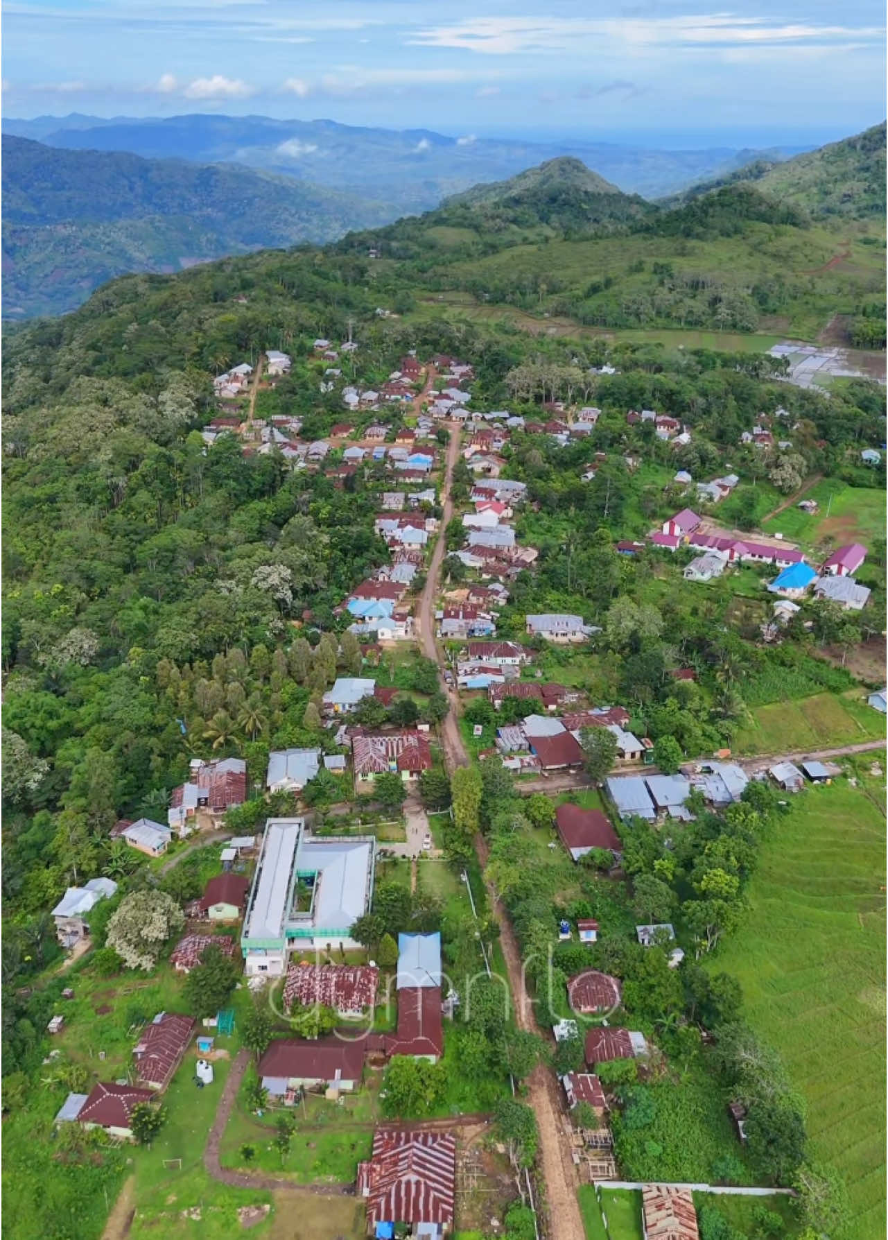 Pelosok Flores❤️⛰️🛖 Benteng Jawa, Lamba Leda, Ma_Tim. #floresindonesia #manggarai_flores_ntt #manggaraitimur #nttpride🏝🔥 #flobamora #drone 