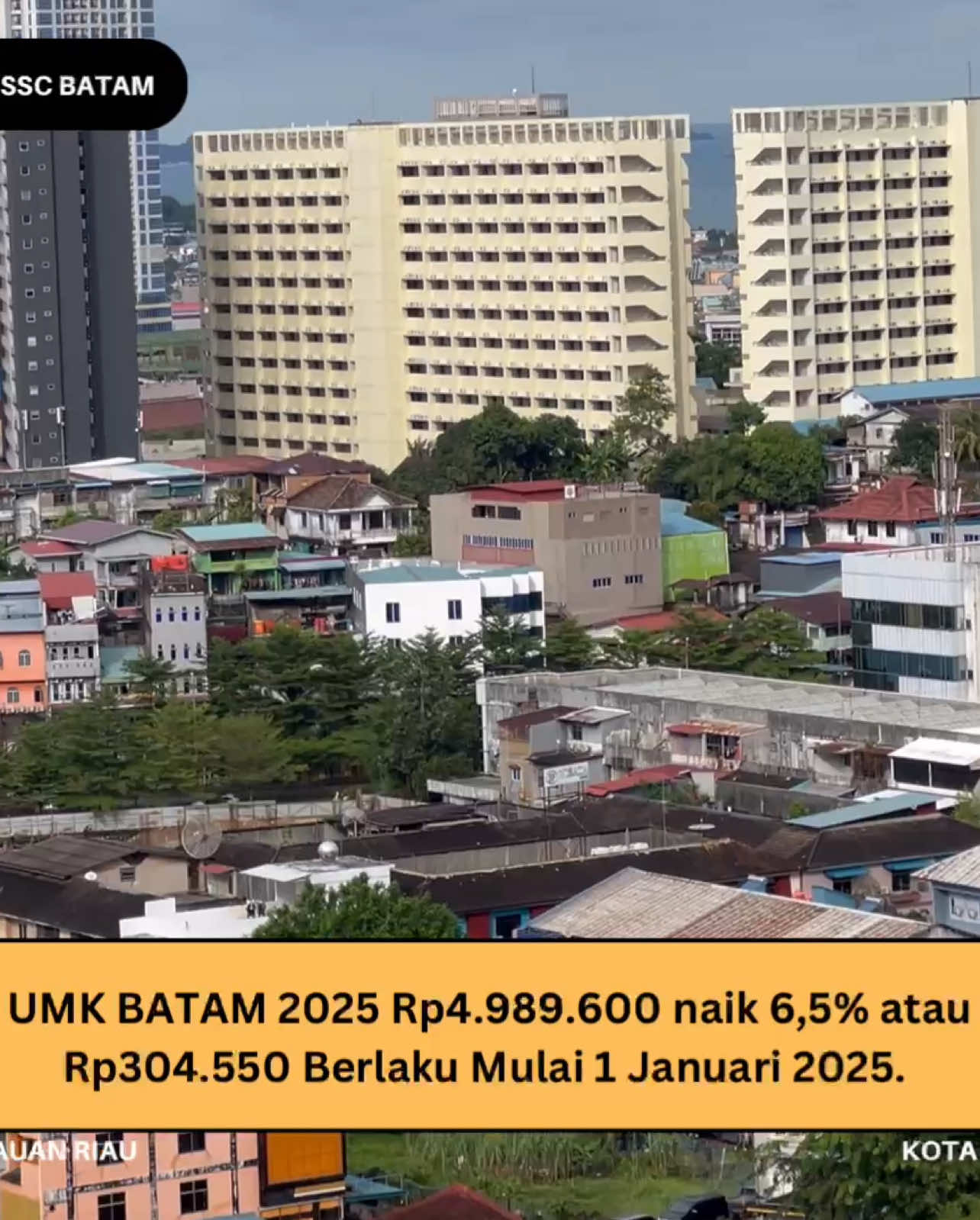 🇮🇩 Berikut daftar besaran UMK Kepri 2025 yang telah ditanda tangani oleh Gubernur Kepri: UMK Kepri 2025 - UMK Batam 2025 sebesar Rp 4.989.600 (naik 6,5 persen Rp 304.550) - UMK Bintan 2025 sebesar Rp 4.207.762 (naik 6,5 persen Rp 256.812) - UMK Karimun 2025 sebesar Rp 3.956.475 (naik 6,5 persen Rp 241.475) - UMK Natuna 2025 sebesar Rp 3.628.002 (naik 6,5 persen Rp 221.427) - UMK Kepulauan Anambas 2025 sebesar Rp 4.084.919 (naik 6,5 persen Rp 249.314) - UMK Lingga 2025  sebesar Rp.3.623.654 - menyesuaikan dengan Upah Minimum Provinsi Kepri - UMK Tanjungpinang 2025 sebesar Rp.3.623.654 - menyesuaikan dengan Upah Minimum Provinsi Kepri. Penetapan UMK dan UMS Se-Provinsi Kepri 2025 ini diambil dengan memperhatikan rasa keadilan, serta mempertimbangkan kondisi perekonomian dan ketenagakerjaan yang berkembang di Provinsi Kepri.  #sscbatam #kotabatam #batam 