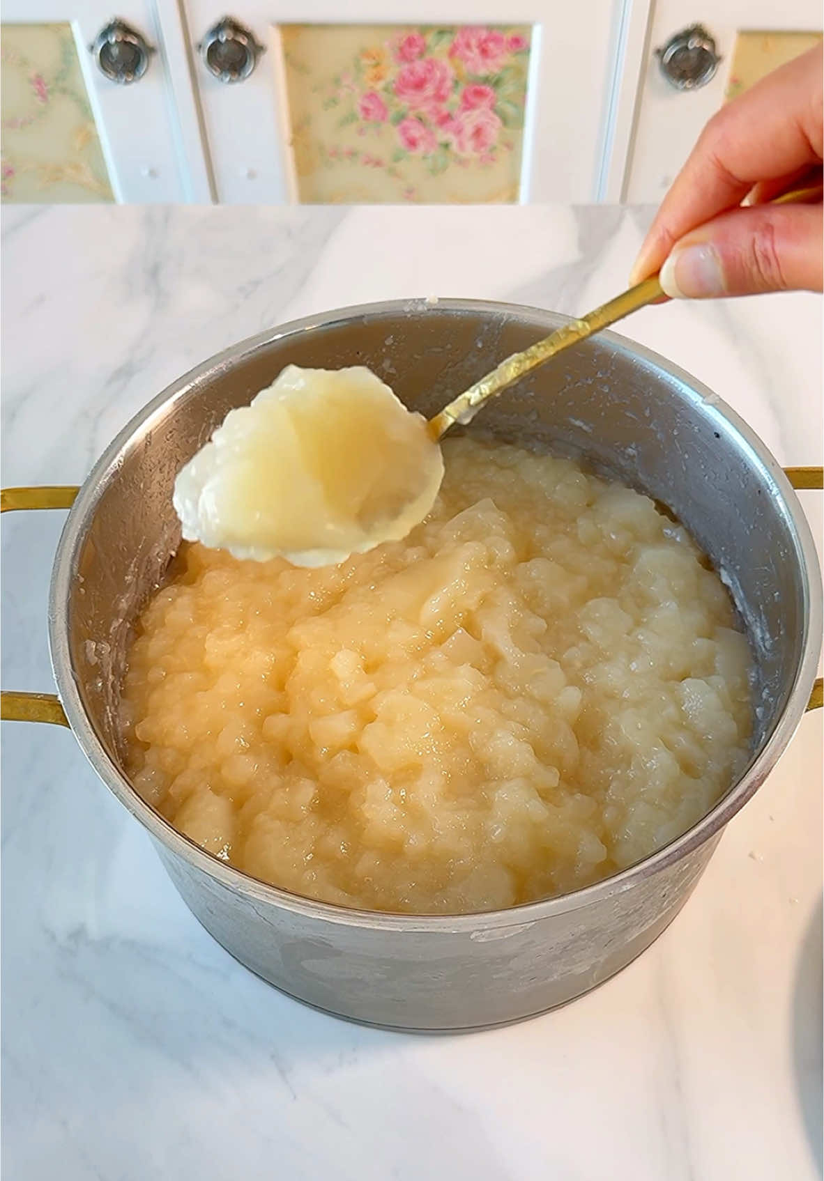 مرقة الكولاجين الطبيعي المصنوع من العظم بترطب الجسم وكتير مفيدة للصحه لازم تجربوها 😍👌🏻#tiktokcookbook #وصفات #recipes #Recipe 