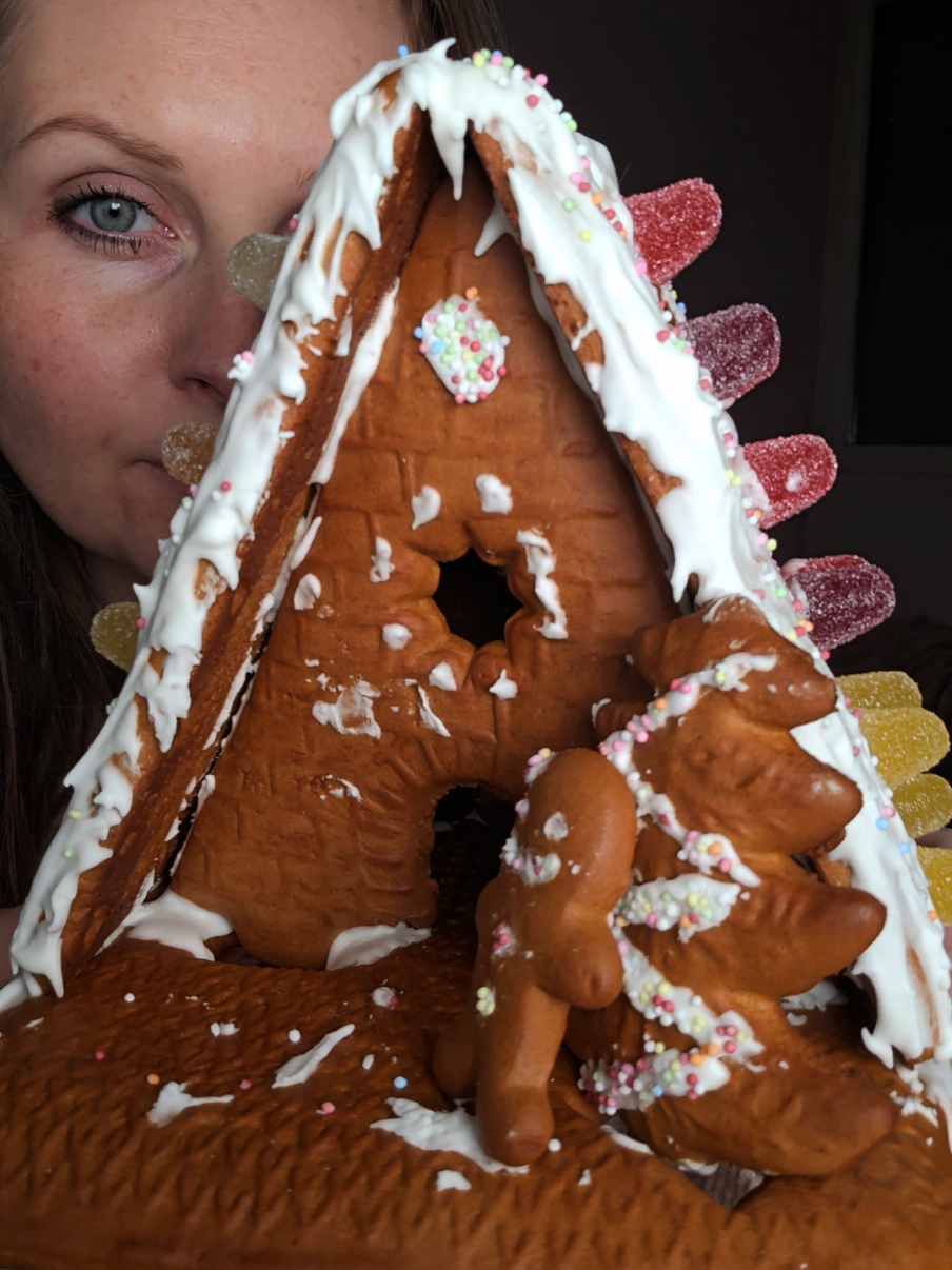 My Kids made a Gingerbread House for me #mukbang #asmr #asmrmukbang #ginger #gingerbread #gingerbreadhouse #christmas #christmasmukbang #newyaer #interestingmukbang #sweet #sweetmukbang #crunchy #treanding #yummyfood 