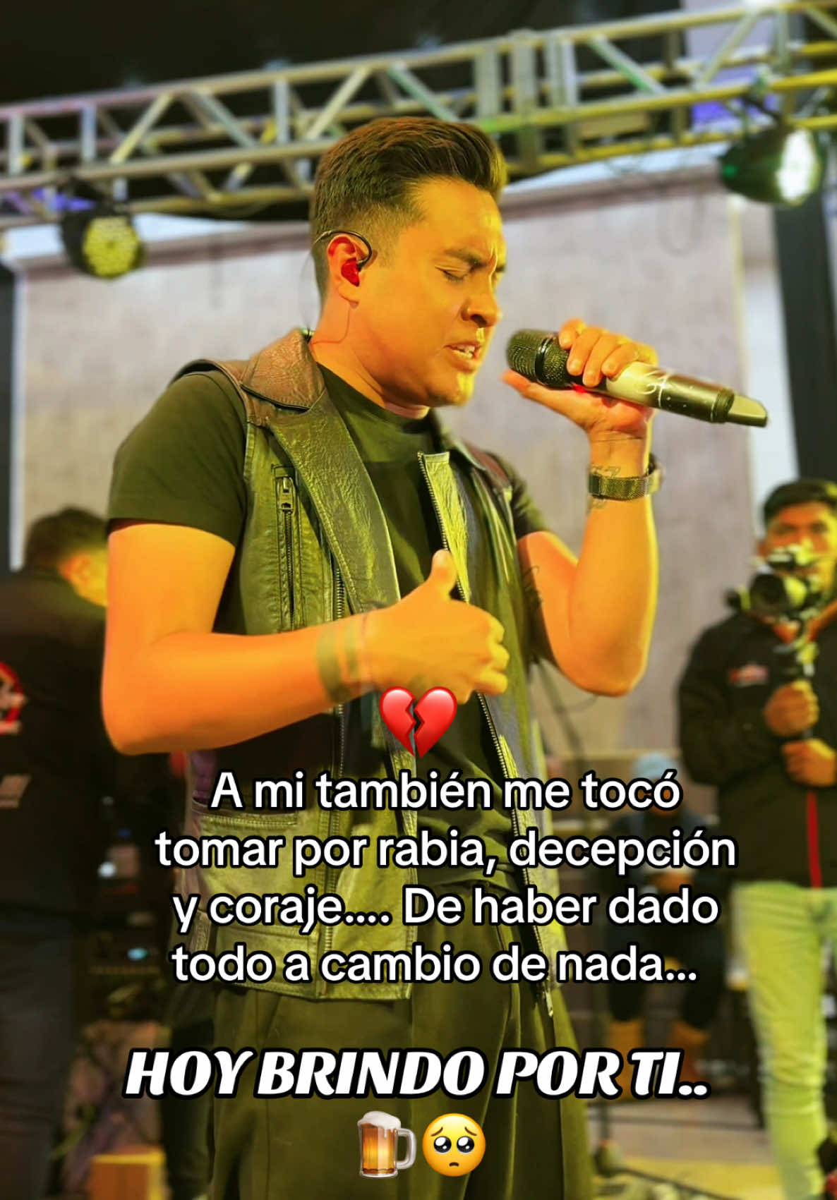 Cuando das todo a cambio de nada💔🥺.  #KumbiaFusiòn #tendencia #viral #musica #Bolivia #vivo #Estreno #sorpresa 