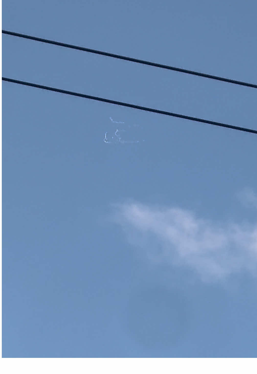 Is this the end? Star wars? Flying jellyfish? Wtf is it???? Someone lmk  #drones #dronesightings #drone #orb #ufo #newjersey #nj #wtfisourgovernmentdoing #howsway #whatisthat #getmeoutofhere 