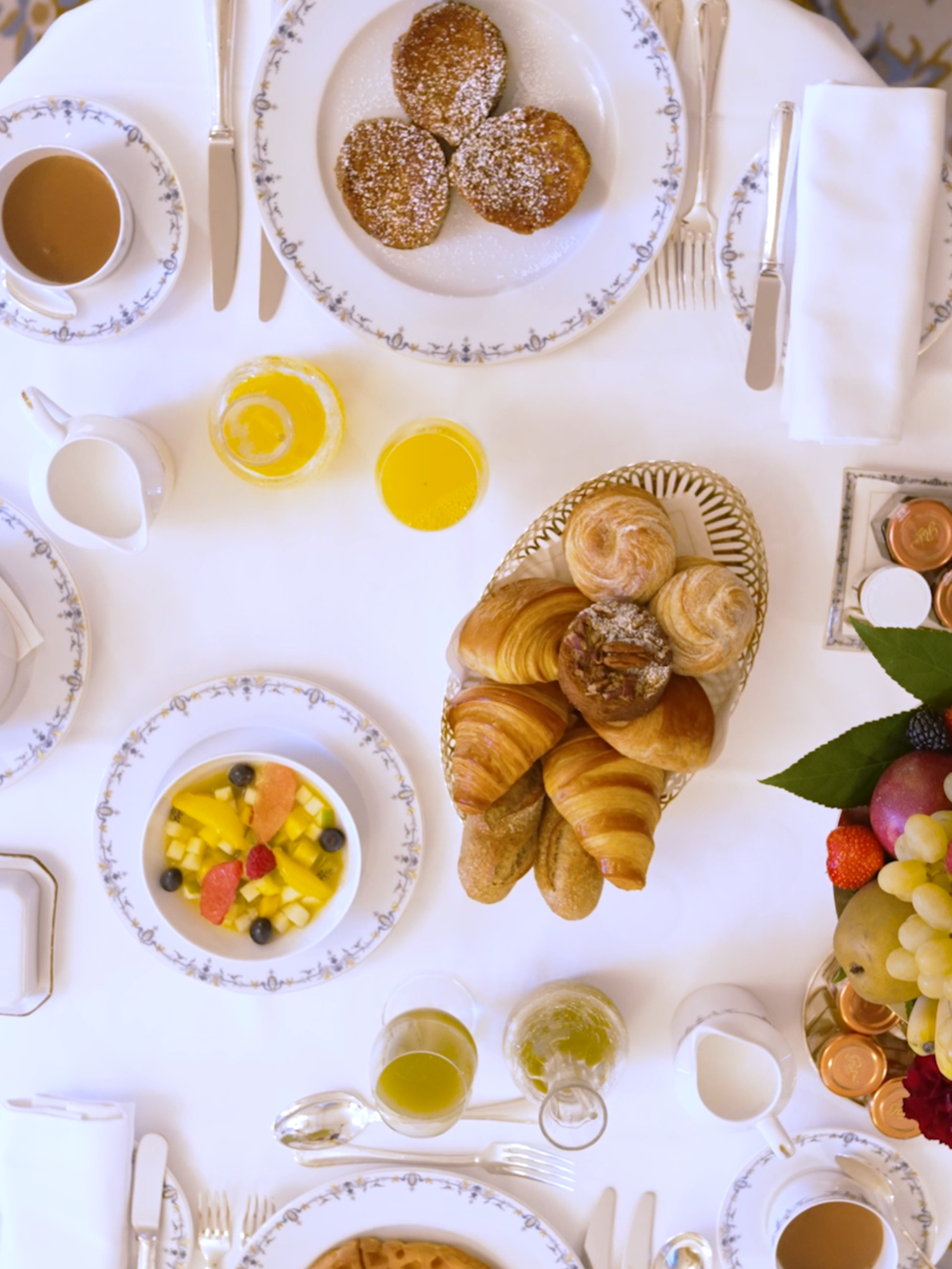 Good morning, early birds! ✨ Embrace a life of dreams at the Ritz Paris. #ritzparis #luxuryhotel #paris #beautifulhotels