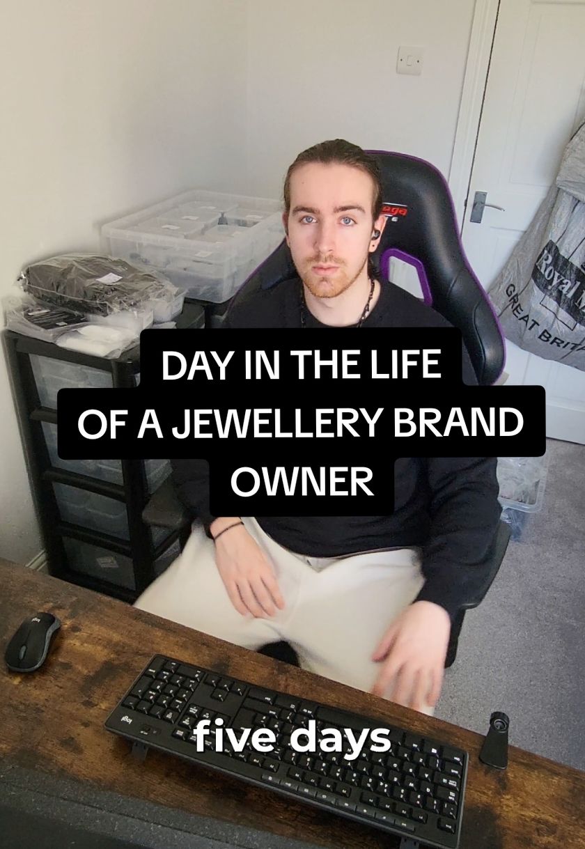 day in the life of a 21 year old jewellery brand owner (at Christmas!) #SmallBusiness #christmas #jewellery 