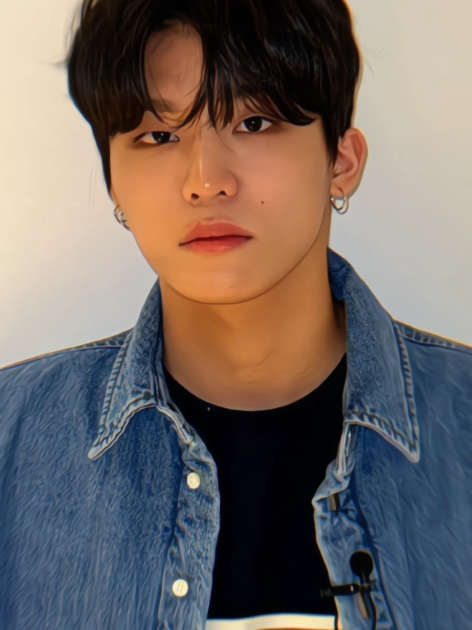 cwok sapa inih kok nyasar di galeri ku 😵‍💫🔥 #jeongwoo #treasure #treasure_yg 