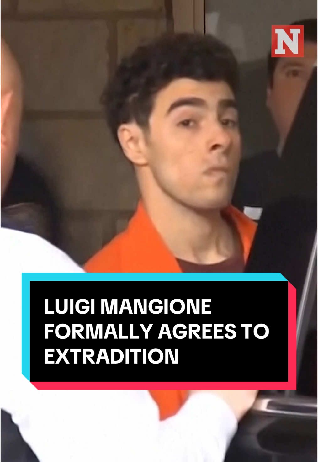 Luigi Mangione Leaves Court After Agreeing To New York Extradition #LuigiMangione was seen leaving court Thursday after agreeing to be extradited. He was taken to a small airport nearby and was spotted boarding a small plane bound for #NewYork. #news #newsweek #NYC 