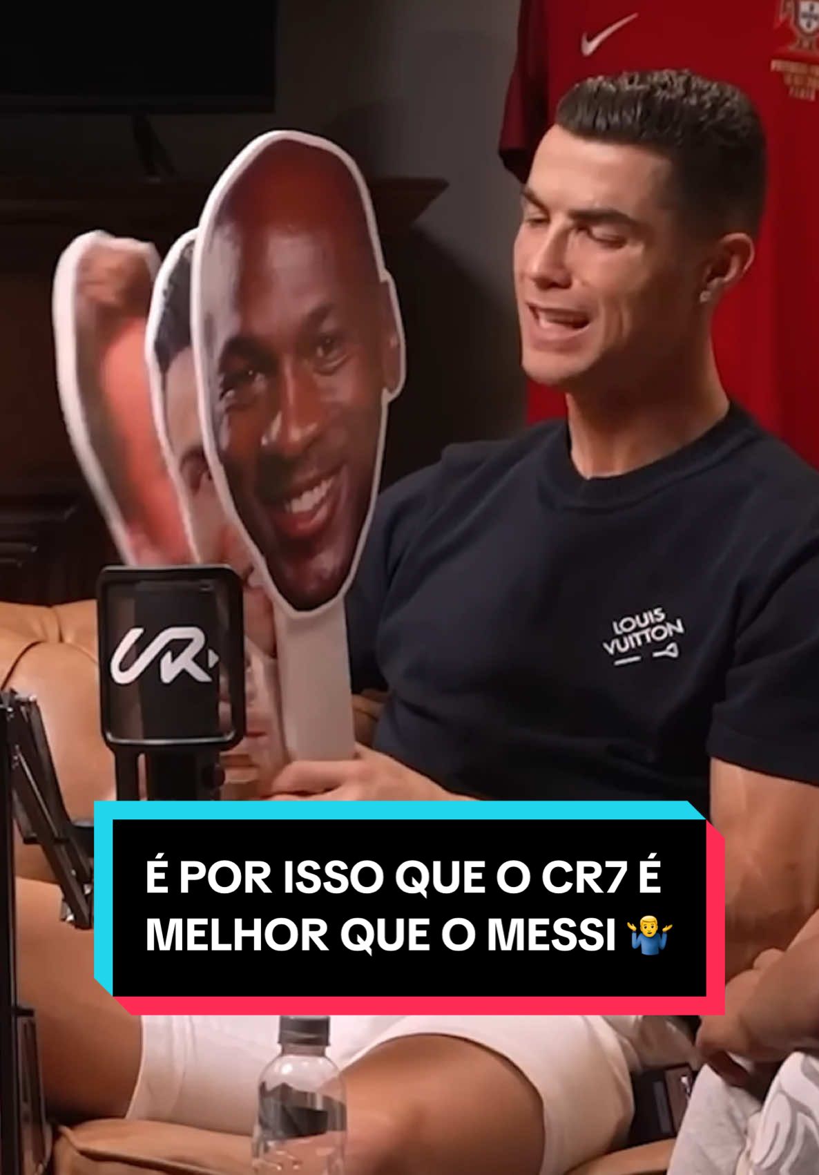 CR7 É MELHOR QUE O MESSI E EU POSSO TE PROVAR #messi #cr7 #cristiano #marketing #educacaofinanceira #dinheiro #heyinvestidor 