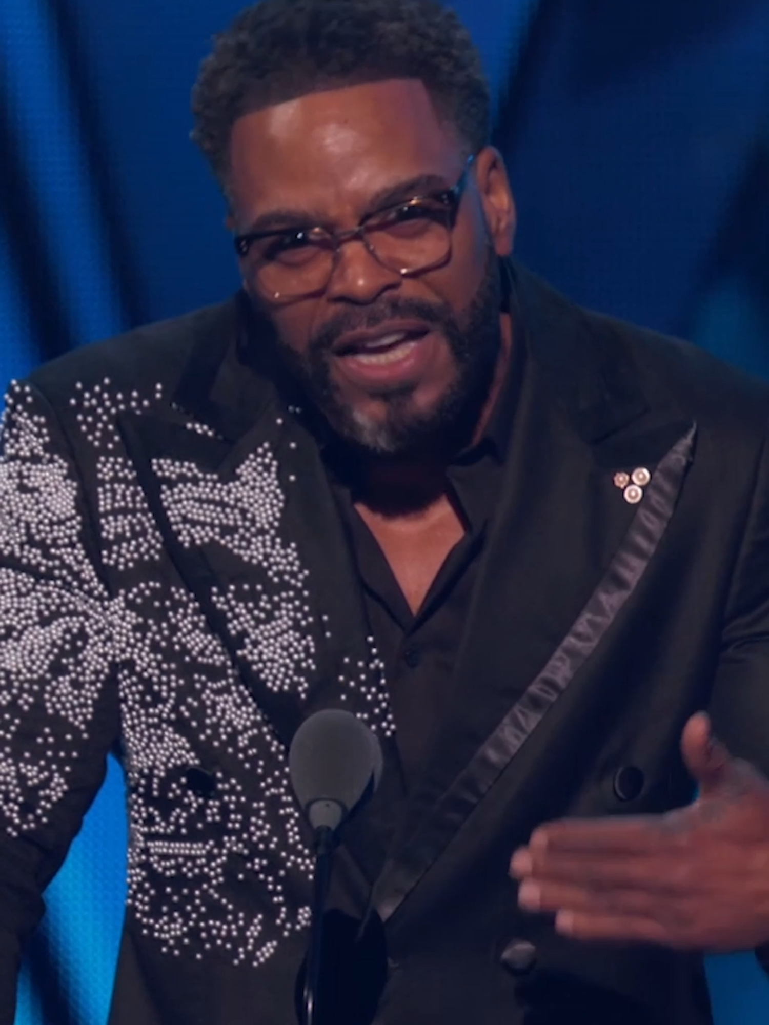 #MethodMan reveals that he held back tears as @maryjblige accepted Rock & Roll’s highest honor at this year’s 2024 Rock & Roll Hall of Fame Induction. Don’t miss two of hip-hop’s most iconic superstars induct the Queen of Hip-Hop Soul at this year’s 2024 Rock & Roll Hall of Fame Induction on 1/1 on @abcnetwork #RockHall2024