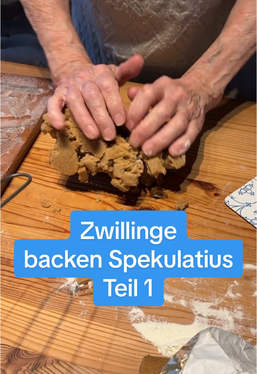 Spekulatius selbst gemacht 🎅 Trudi Dusch und ihre Zwillingsschwester Klara Kieven backen jedes Jahr ganz viele Spekulatiuskekse. Und wenn wir sagen 