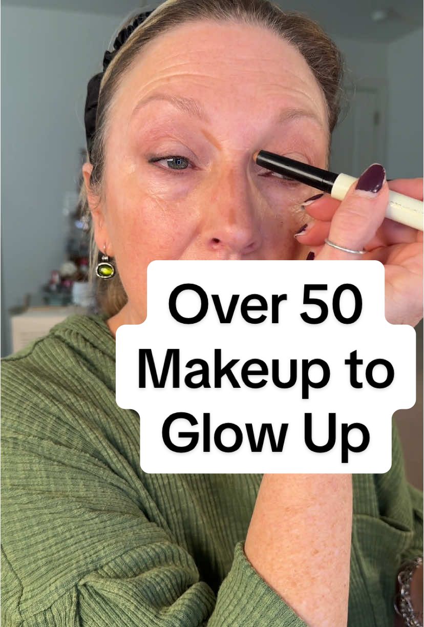 #creatorsearchinsights  #domymakeupwithme #makeupforwomenover50 #fullfacemakeup 