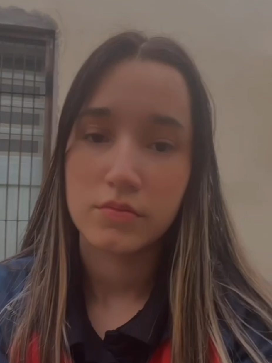 Farting at my work #girlfart #fartprank #fartsarefuny #farted #girlfarting