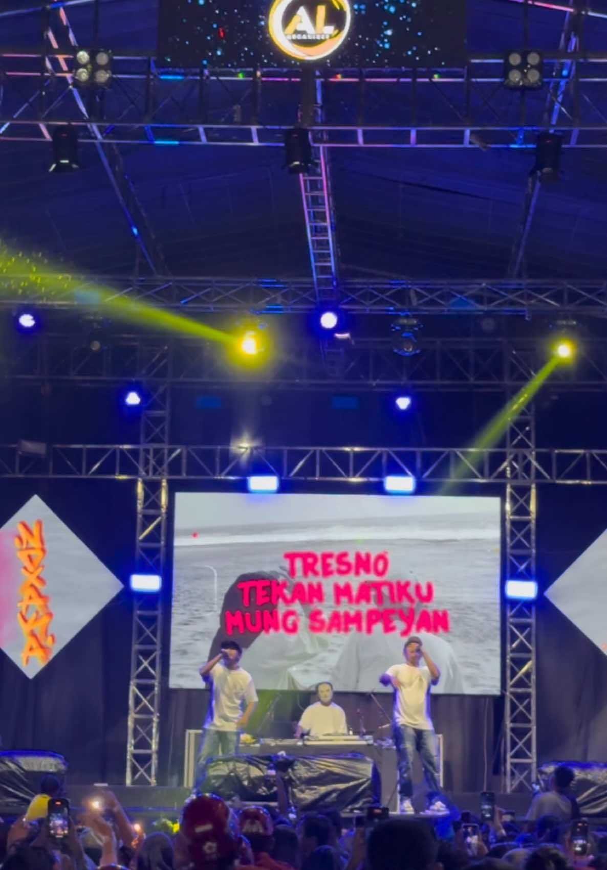 Lagu yang lagi fyp #tresnotekanemati #ndxaka #konser #gelombangcintafest #pekalongan 