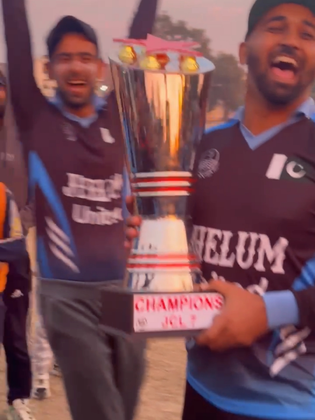 Tu Mary leval da nai#cricketlover #cricktlove #ipl2020 #jhelum #jhelumcrew #sleepwithtrophy #jcl