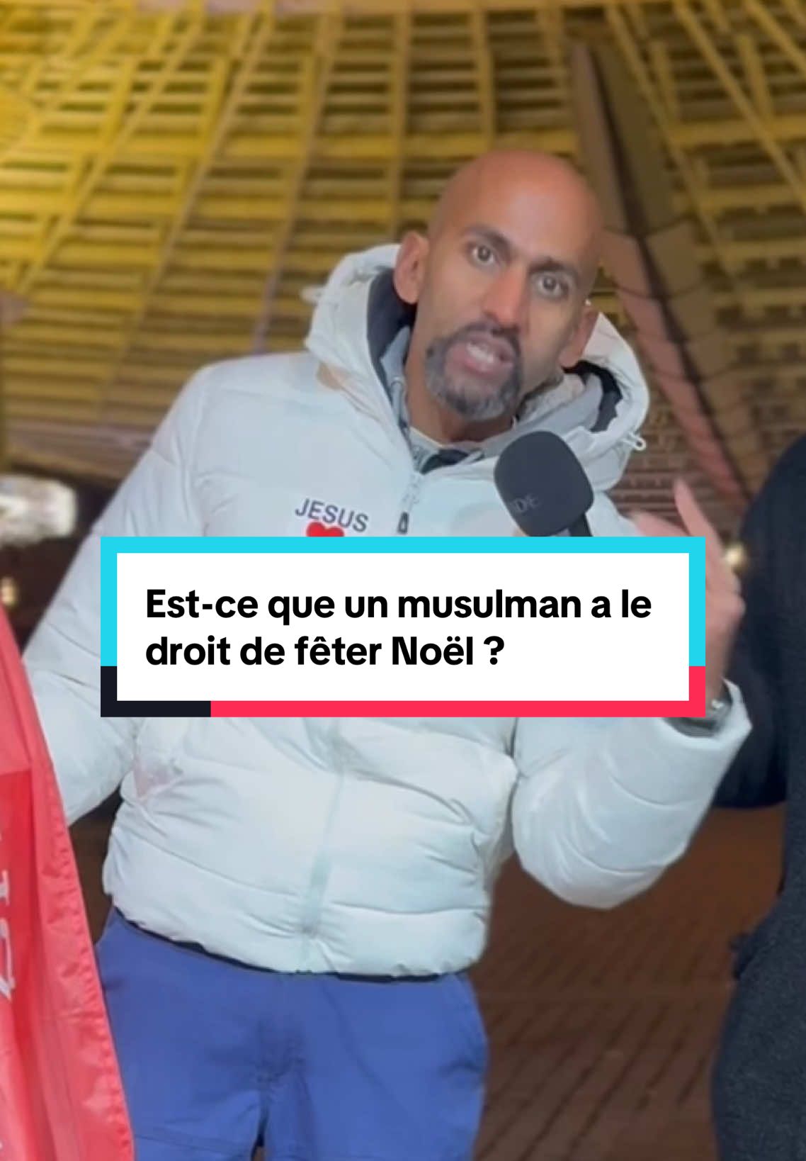 Est-ce que un musulman a le droit de fêter Noël ?   ##paris##france##europe##musulman##noel