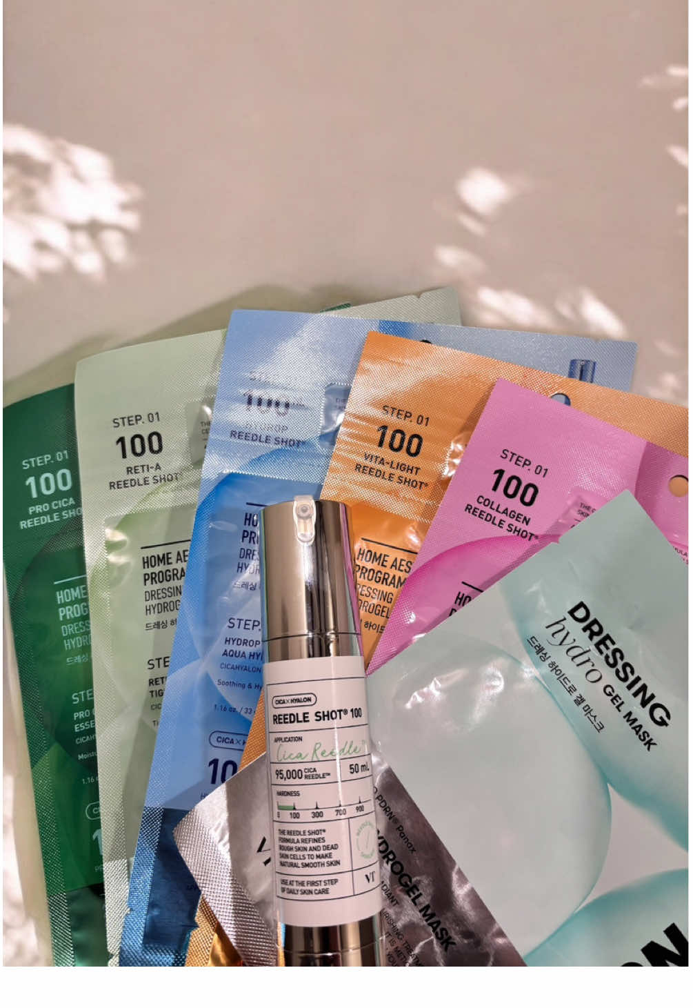 Une petite présentation de @VTcosmetics_official  Ils sont quand même N* 1 pour leur K-beauty Skin Booster et OliveYoung N* 1 dans les top vente !  Le Reedle Shoot 100 a vraiment une absorption super rapide, il picote un peu, mais c’est pour le bien de la peau, et ce n’est pas non plus désagréable.  En plus de ça, vous pouvez l’intégrer dans n’importe quelle routine du soir avant d’aller vous coucher et ça c’est quand même top. Pour info le duo est disponible en exclusivité sur le Tiktok Shop, vous y trouverez aussi le Reedle shoot à un prix défiant toute concurrence.  Et vous, vous aimez le skincare Coréen ?  #vtcosmetics #vtfluencer #reedleshot #kbeauty #exosomeshot #exosome #skinbooster #glassskin #stepzero #microneedling #centellaasiatica#viralskincare #AmazonFinds 