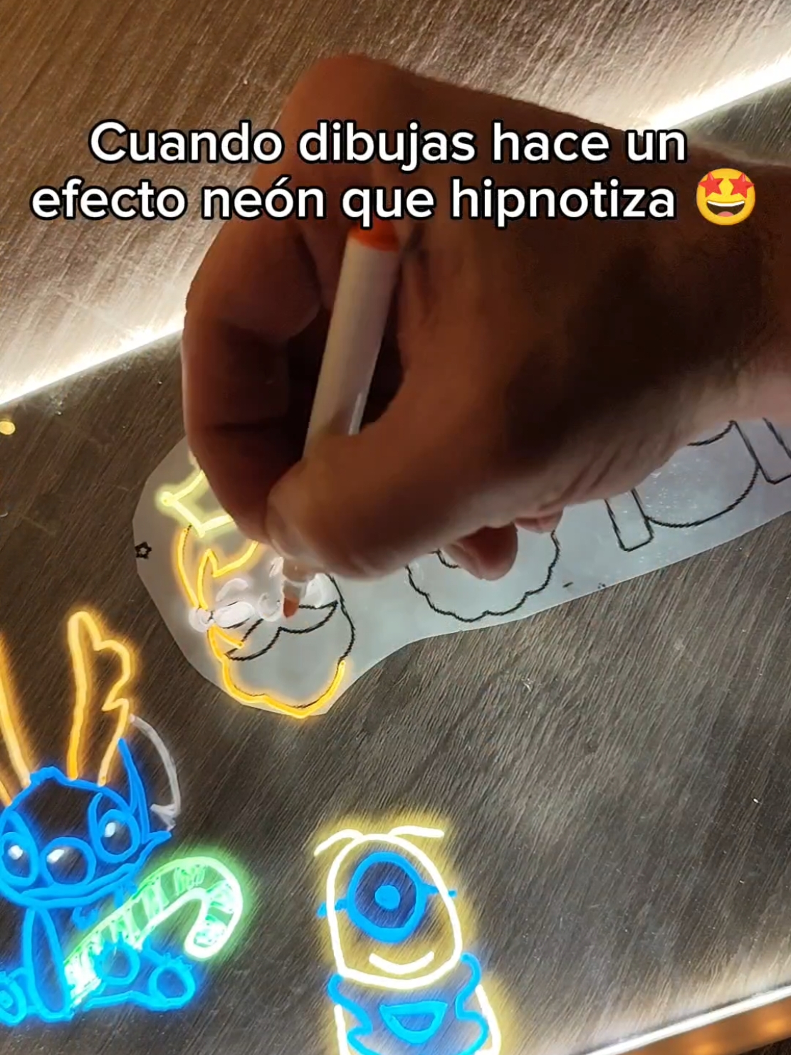 ✨ Este es el Regalo para niños ideal esta Navidad 🎄🎁 #lumiboard #pizarra #pizarraled #hijos #mama #dibujo #abuela La pizarra mágica hace volar la imaginación de tus hijos.