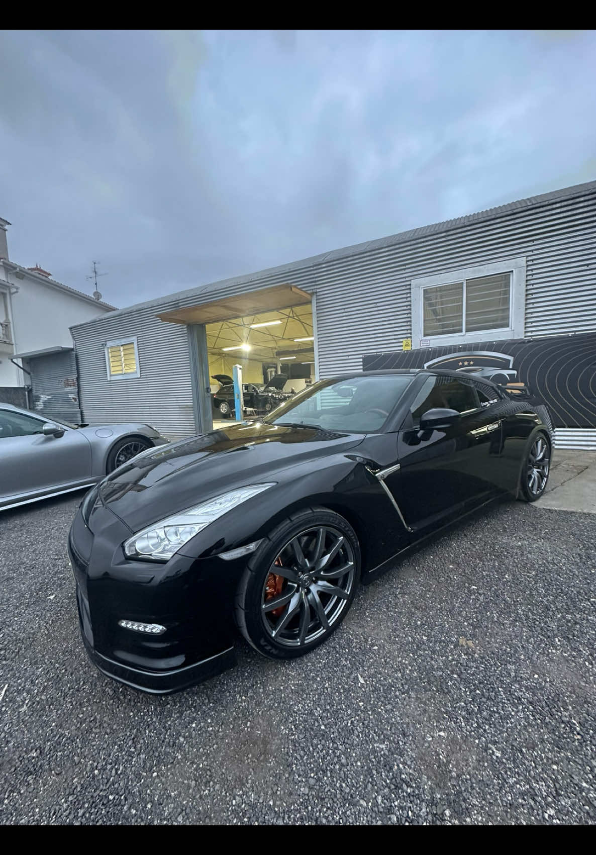 The dark knight 🦇  #gtr #nissan #nissangtr #japan #rimicar #topcars #fyp 