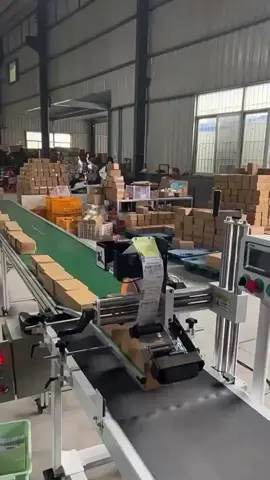 High-speed package labeler. #machinepix #engineer #engineering #howitsmade #manufacturing #logistics