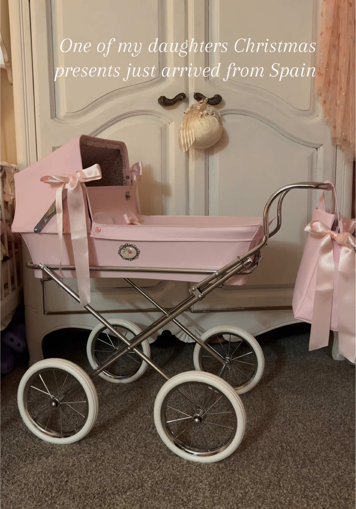 Hand made for my princess, cant wait to surprise her! An heirloom doll pram her future daugthers will play with 🥹🎀@Fallons Kids LTD thank you its gorgeous 😭. #princesscore #princessaesthetic #vintageprincess #dolletteprincess #princessstyle #dollpram #pinkaesthetic #girlyaesthetic #coquette #coquetteaesthetic #coquettecore #vintagecoquette #spanishdollpram #dollette #dolletteaesthetic #dollettecore #dollettedoll #luxurypram #shabbyshic #vintagepram #shabbyprincess #shabbychicpink #shabbychicaesthetic #pinkprincess #princesslife #barbiecore #softaesthetic #fairytale #girlyaesthetic #girlygirl #pinkprincess #pinkprincessaesthetic 