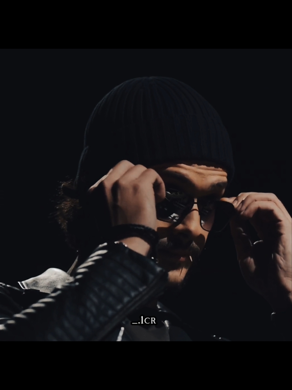 مـا ألـبـس أسـود لـو غـبـت 😏🖤❗#alperenduymaz #çukur #الحفره #fyp #fypシ #tiktok #capcut #fouryou #explore 