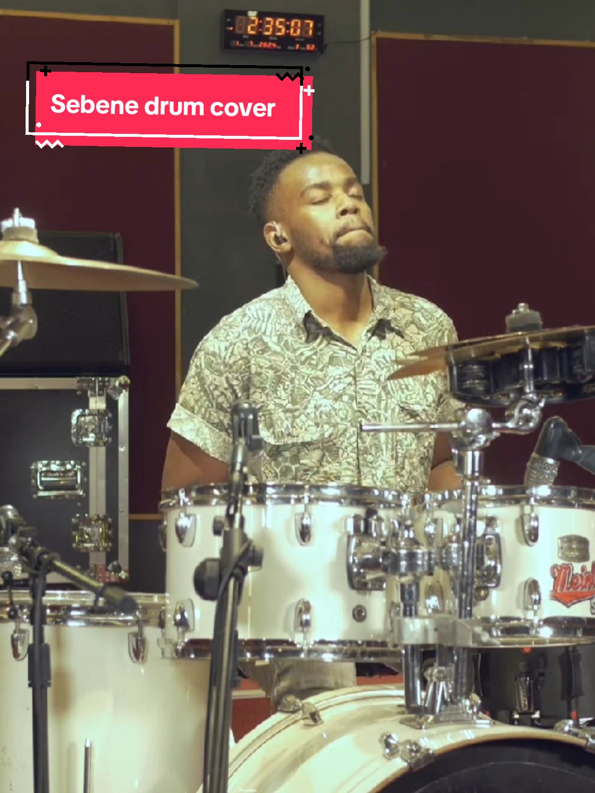 Really wanted to track on this for a while. Wacha nicheze initoke!!!Glad that's off the bucket list. Enjoy😎🦁🥁#sebenelife #fyp #sanaahub  #kenyandrummer #sebenedrums #alphathelion #kenyasfinest #mwanambokardc🇨🇩 Shout out to @NAKIPO STUDIOS and Amani Thuku for coming in clutch with the space and Stellar production as usual 💯🔥🔥