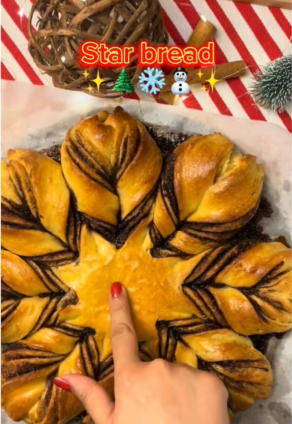 Star bread ❄️🎄♥️✨ -كوب حليب دافي  -ربع كوب سكر  -باكيت خميره فوريه  -بيضه في درجه حرارة الغرفة  -5 معالق كبار زبده 75g -3 اكواب ونصف دقيق  -بيضه للوجه للحشوه  -3 معالق كبار زبده مذابه -نص كوب سكر  -معلقه كبيره ونص قرفه  -نص معلقه كبيره كاكاو.  هتاخد في الفرن ٢٥ دقيقه   #baking #newyear #fyp 