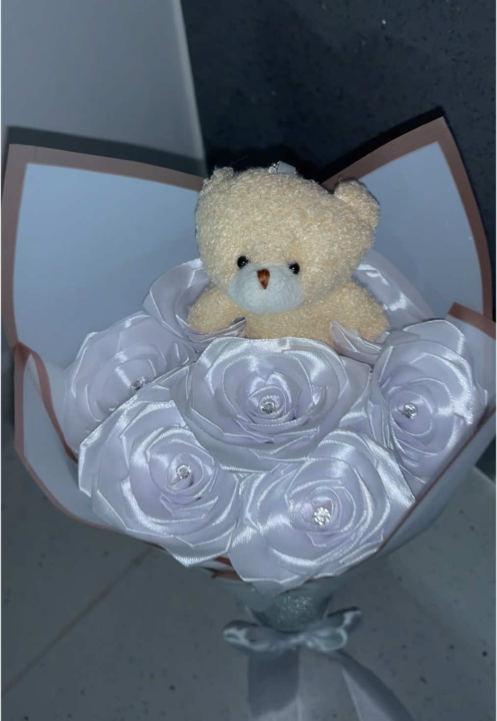 Custom order 🤩 #fyp #handmade #eternalroses #everlasting #viral_video #gift #giftideas #Relationship #luxury #loveyou #fypviralシ #fypviralシ゚ #fyppppppppppppppppppppppp #fypシ゚ 