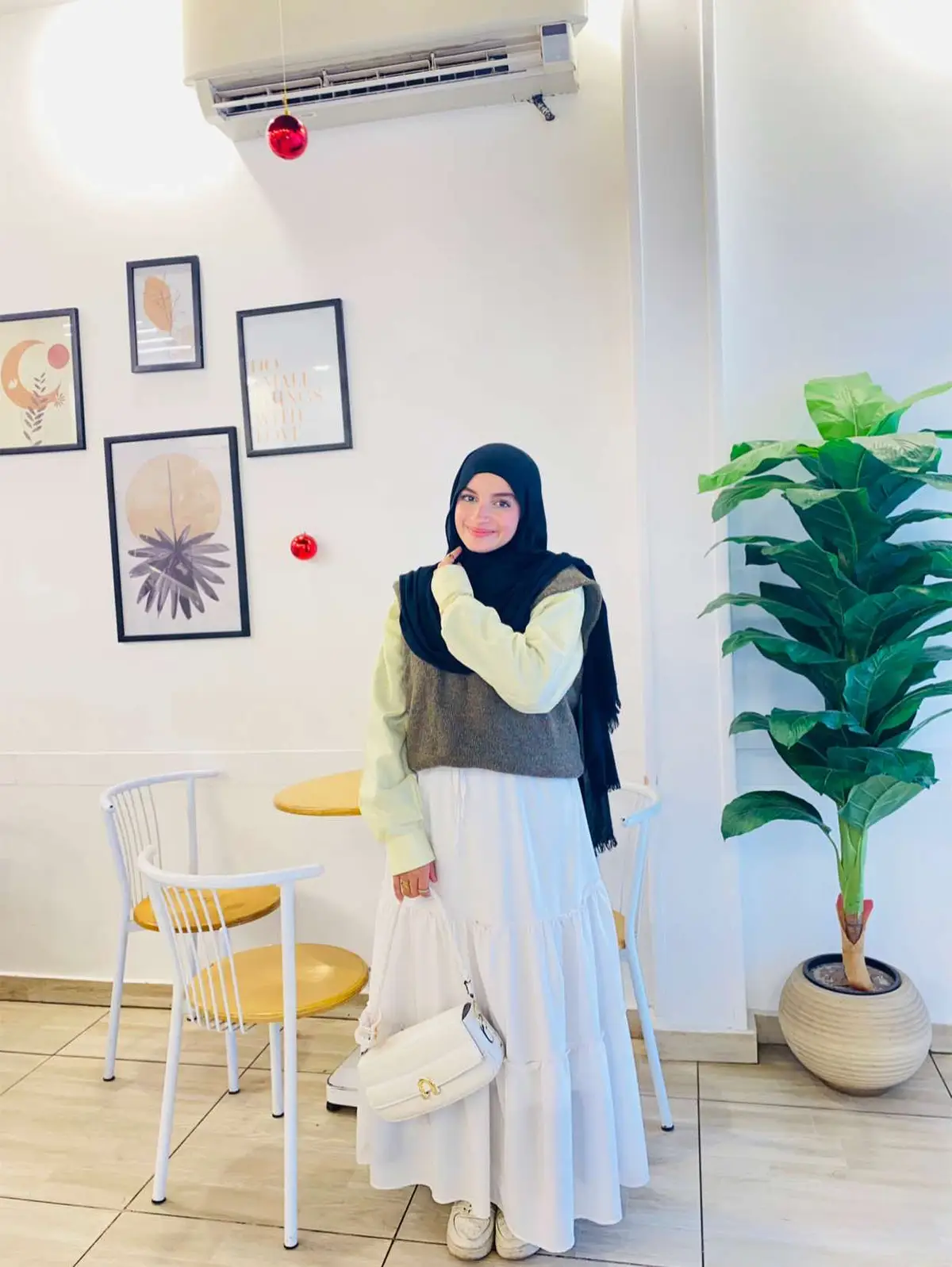 ootd🌷 #modesty #fyp #khemari_store_ #model #hijab #friends #khemari 