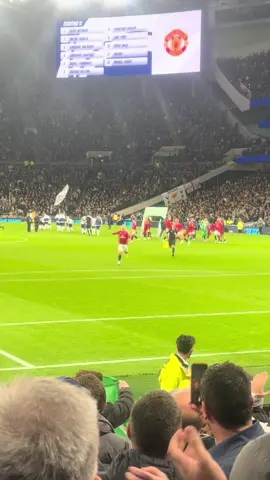 Manchester United players before the first half kick off against Tottenham Hotspurs away #manchesterunited #manutd #mufc #ggmu #awaydays #carabaocup #tottenhamhotspur 