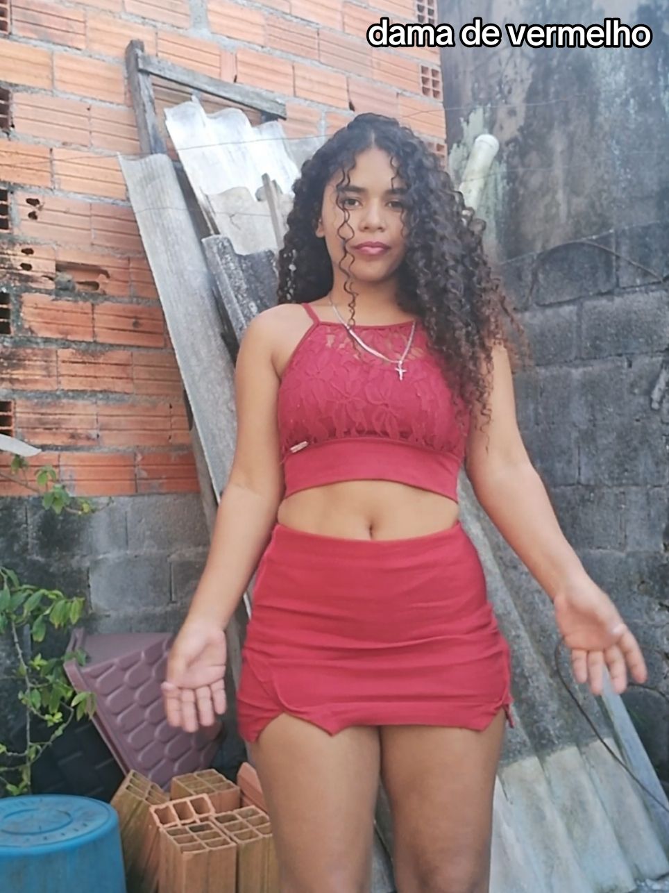 dama de vermelho 💃