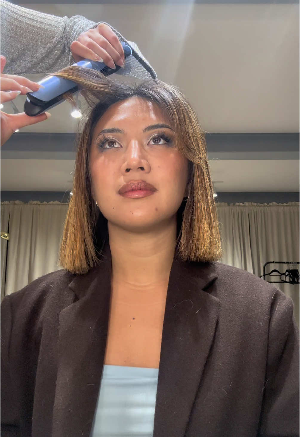 that moment when the bangs look *chef’s kiss* 🥰 #ghdchronos #ghdicedluxe #hairhowto #hairstyling 