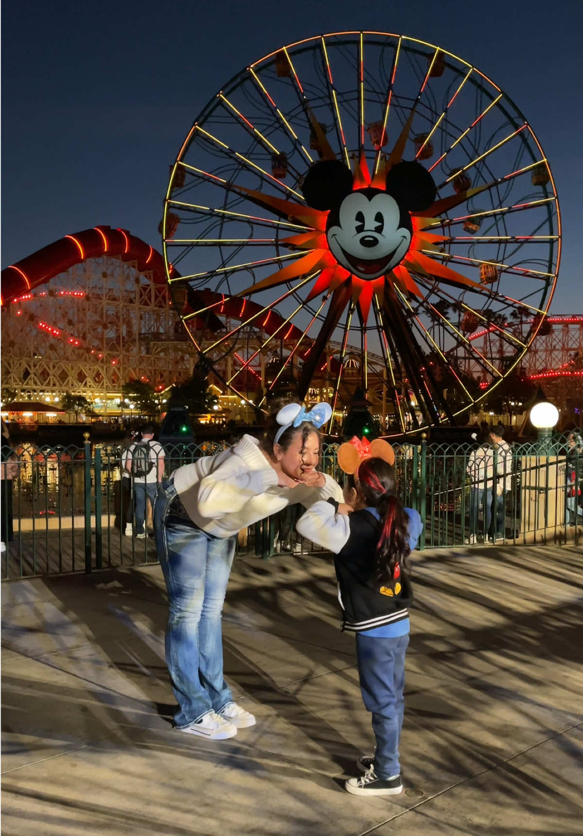 Convincing parents to bring you to @Disney Parks is a trap 🥳✨ @_paleta_1215 #parenttraphandshake #disneyland #cousingoals #traveltok #disneytok 