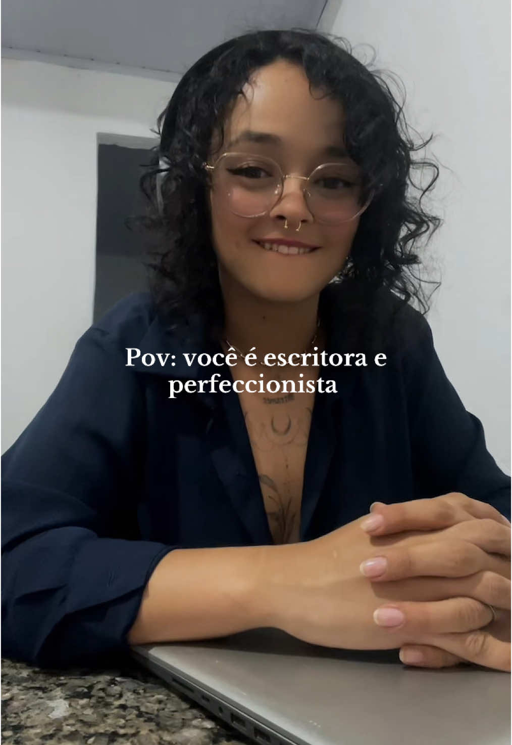 É uma luta diária contra as forças malignas da minha propria mente kkkk #writertok #writer #fyp #writerhumor #memesliterarios #fyrpage #viral #BookTok 