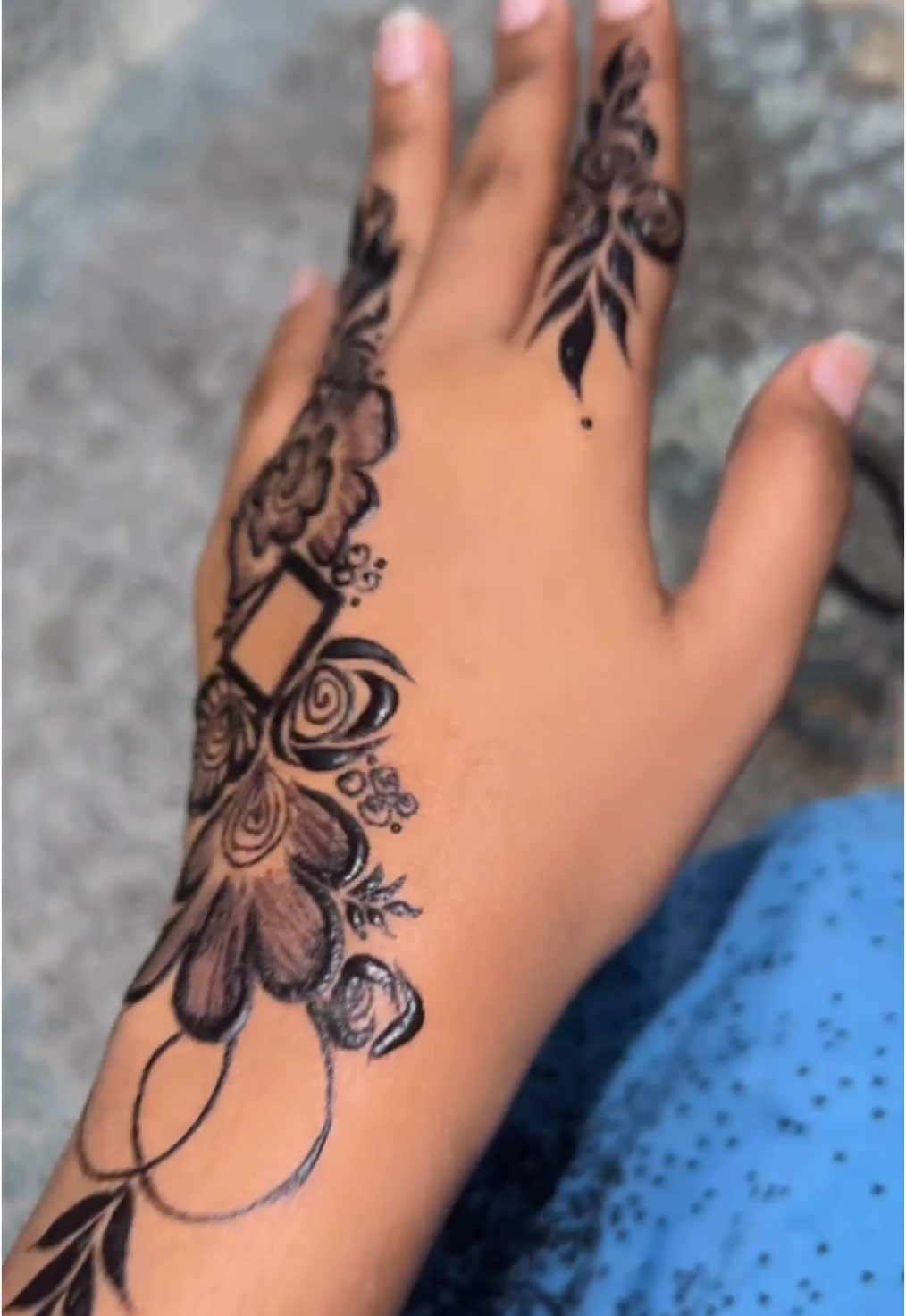 #hennaart mid uso codeeya